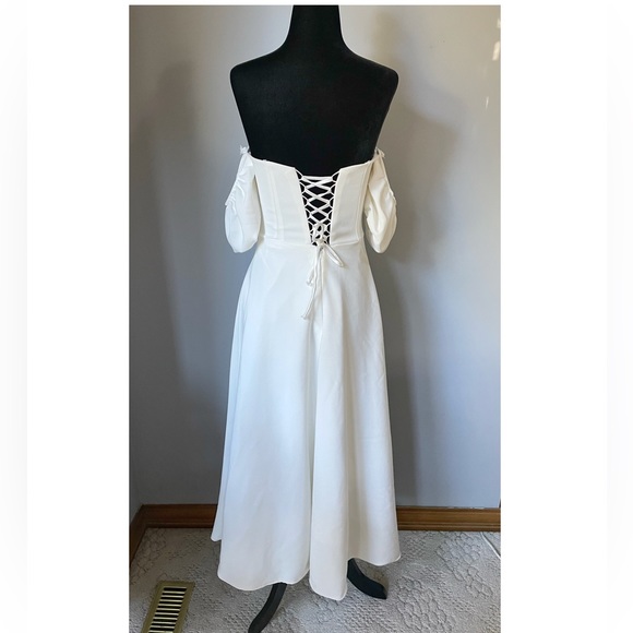 Off Shoulder Wedding Dress (XS-S) - Picture 5 of 10